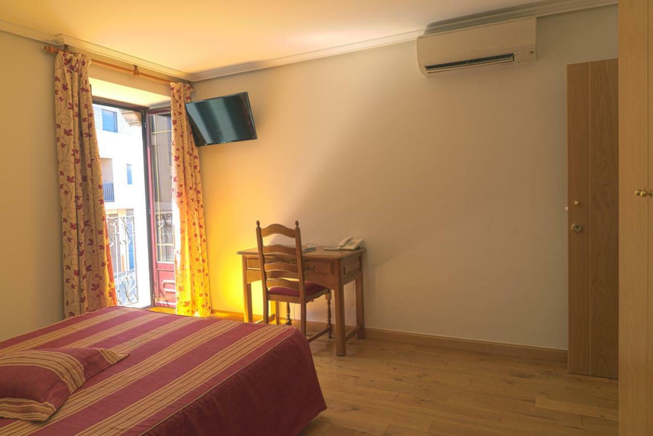 Hotel Jacobeo Belorado Ngoại thất bức ảnh